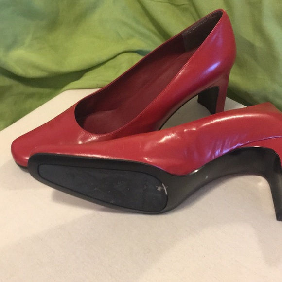 Red pumps - Picture 4 of 4